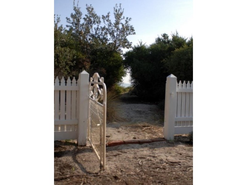 5 Ti Tree Avenue, Bonbeach VIC 3196
