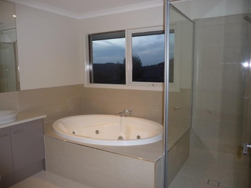 25 Whitewater Court, Sandhurst VIC 3977