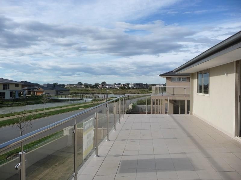 24 Mashie Terrace, Sandhurst VIC 3977