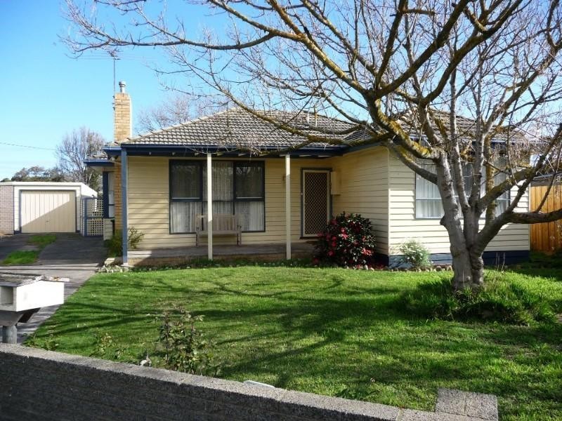 2 Warrawitur Court, Bonbeach VIC 3196