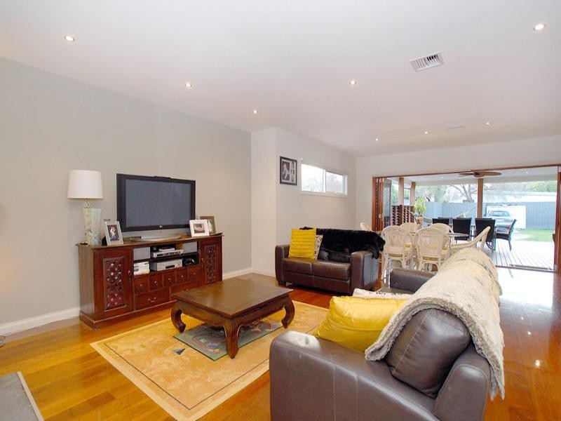 1/37 Ella Grove, Chelsea VIC 3196