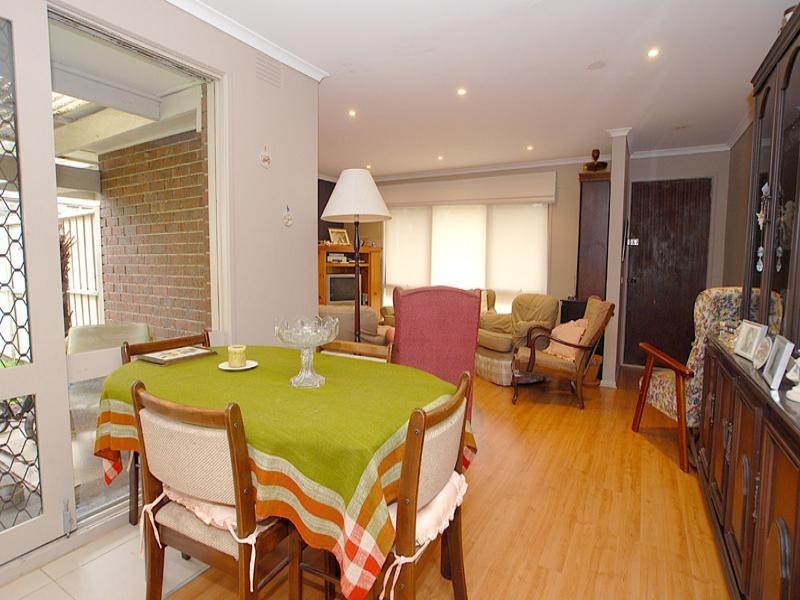 8 Francis Street, Seaford VIC 3198