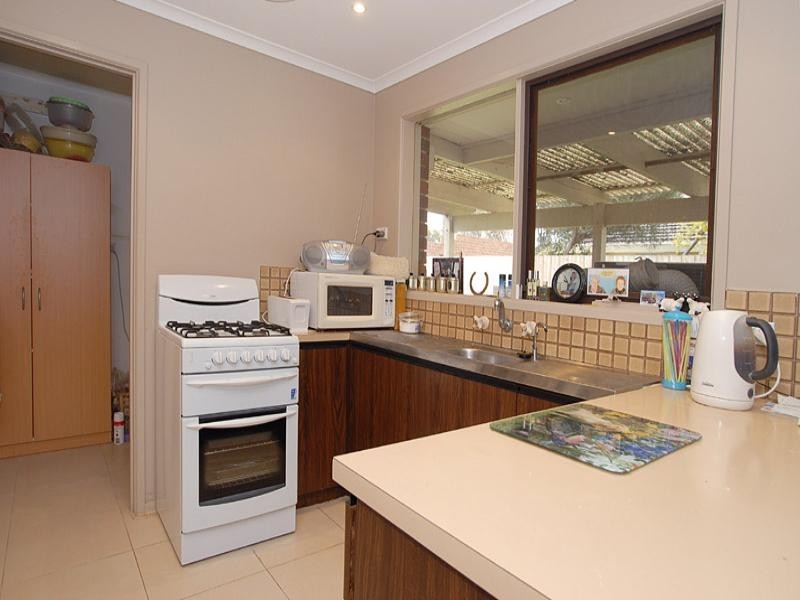 8 Francis Street, Seaford VIC 3198