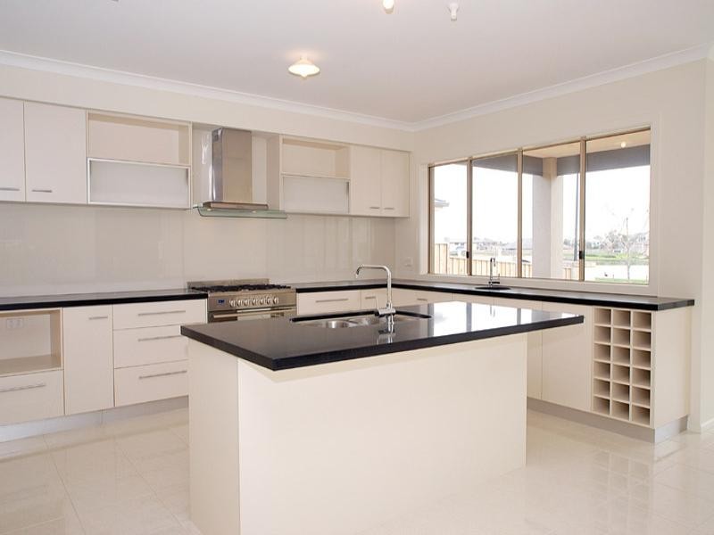 24 Mashie Terrace, Sandhurst VIC 3977