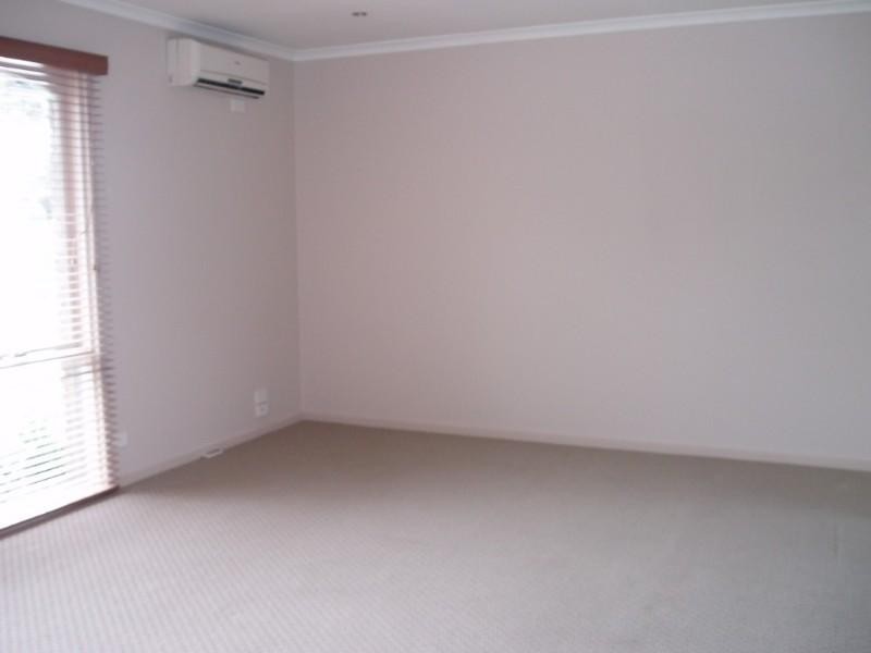 4/4 Buna Avenue, Seaford VIC 3198