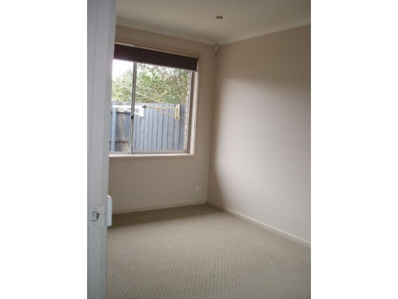 4/4 Buna Avenue, Seaford VIC 3198