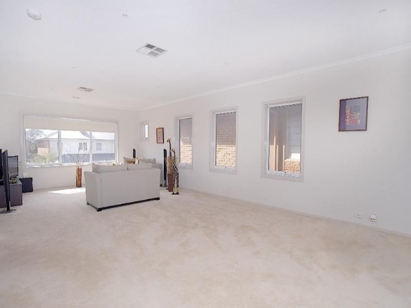 13 Ferrier Grove, Bonbeach VIC 3196