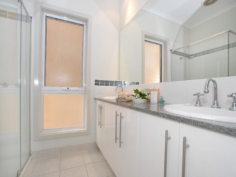 13 Ferrier Grove, Bonbeach VIC 3196