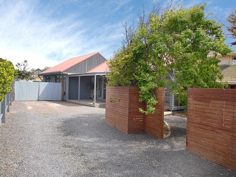 7 Wunalla Road, Seaford VIC 3198