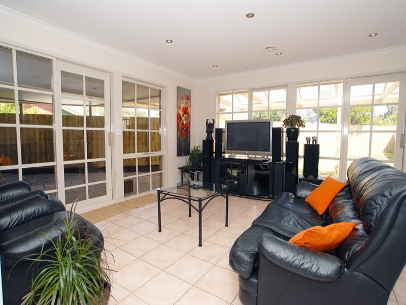 56 Milroy Crescent, Seaford VIC 3198