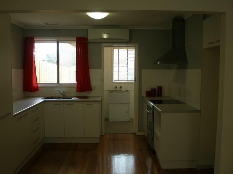 2/5 McLeod Road, Carrum VIC 3197