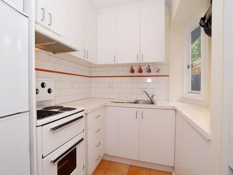 4/64 Warrigal Road, Mentone VIC 3194