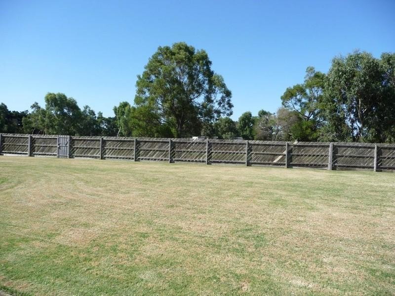 15 Parkside Boulevard, Carrum VIC 3197