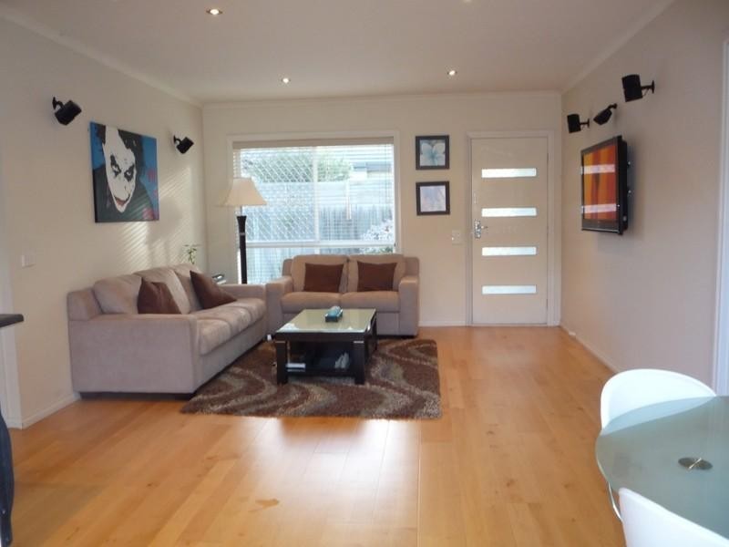 2/37 Royal Road, Bonbeach VIC 3196