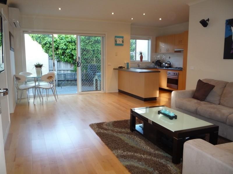 2/37 Royal Road, Bonbeach VIC 3196