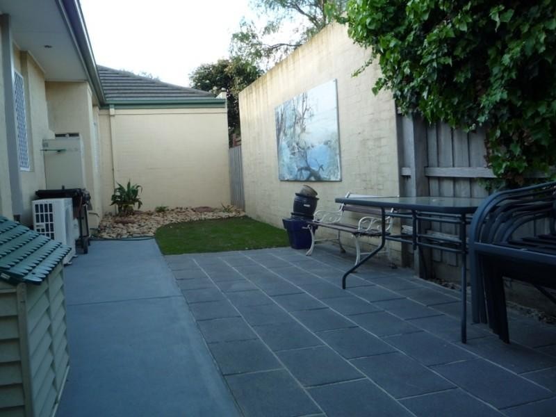 2/37 Royal Road, Bonbeach VIC 3196