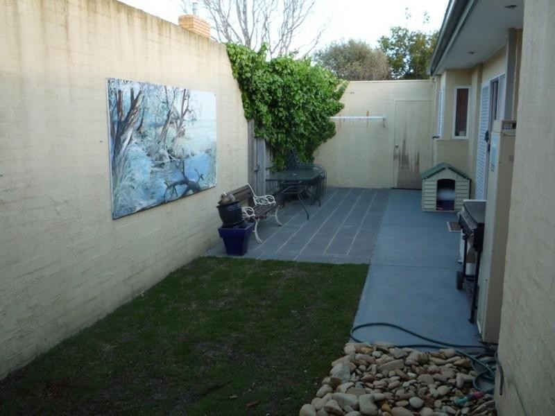 2/37 Royal Road, Bonbeach VIC 3196