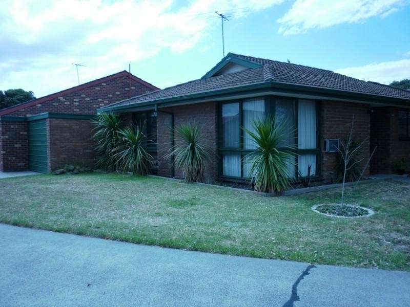 33 Pace Crescent, Chelsea VIC 3196