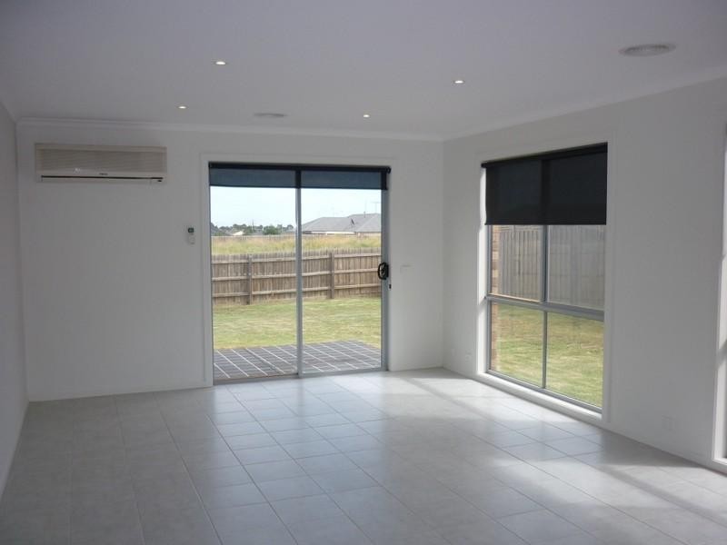 15 Garnet Close, Skye VIC 3977