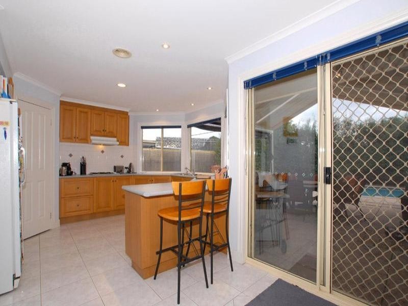 15 Sovereign Close, Patterson Lakes VIC 3197