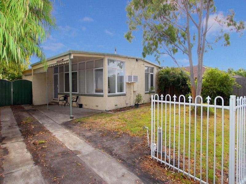 25 Robinsons Road, Seaford VIC 3198