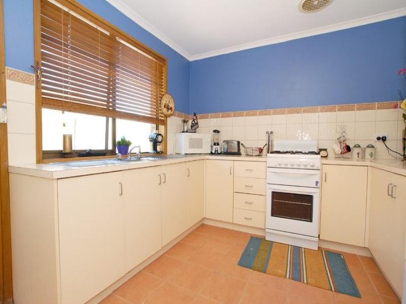 16/2 Alkira Court, Patterson Lakes VIC 3197