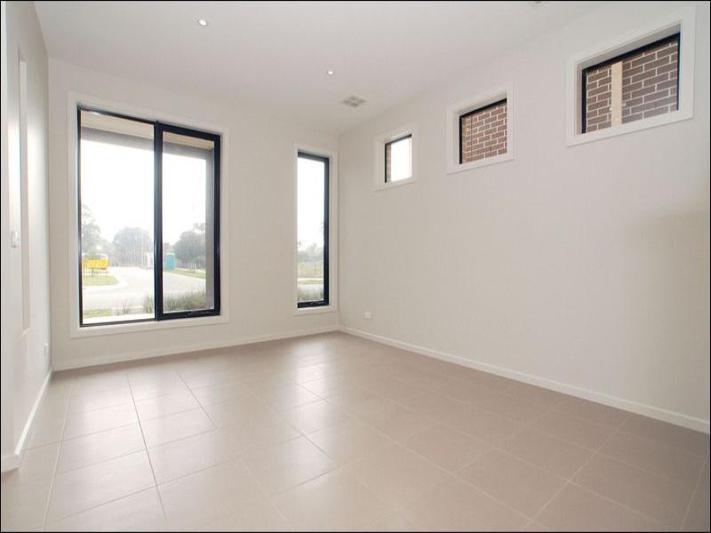 33 Coast Banksia Drive, Bonbeach VIC 3196