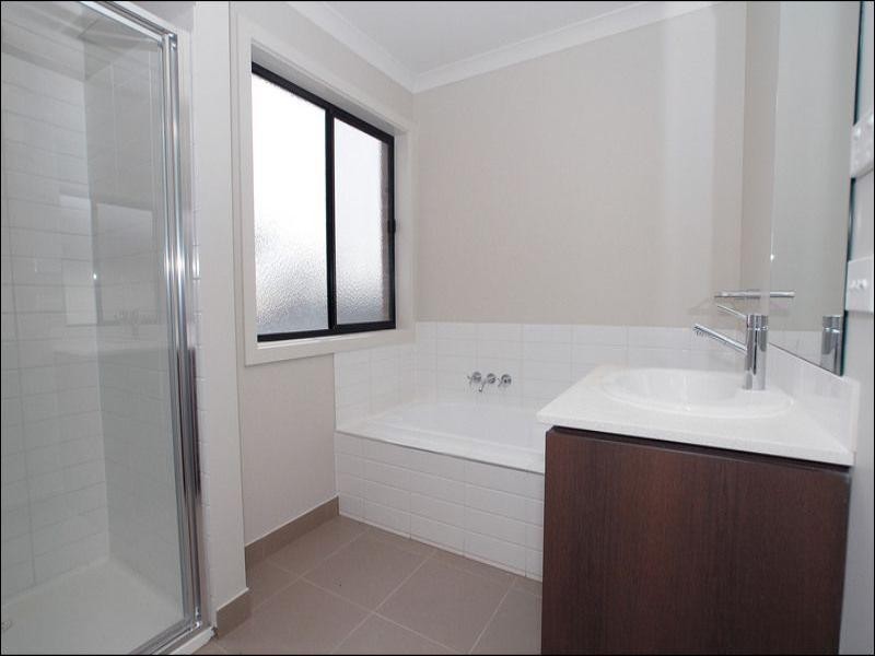 33 Coast Banksia Drive, Bonbeach VIC 3196