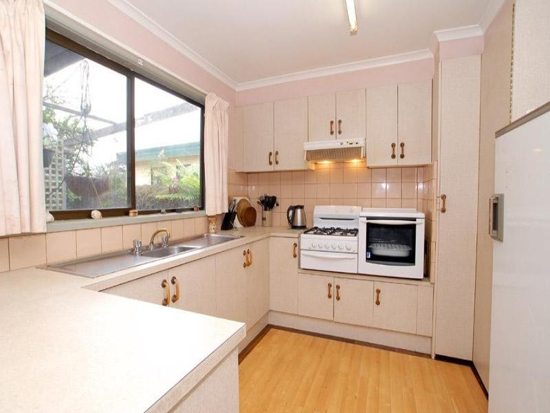 62 Thames Promenade, Chelsea VIC 3196