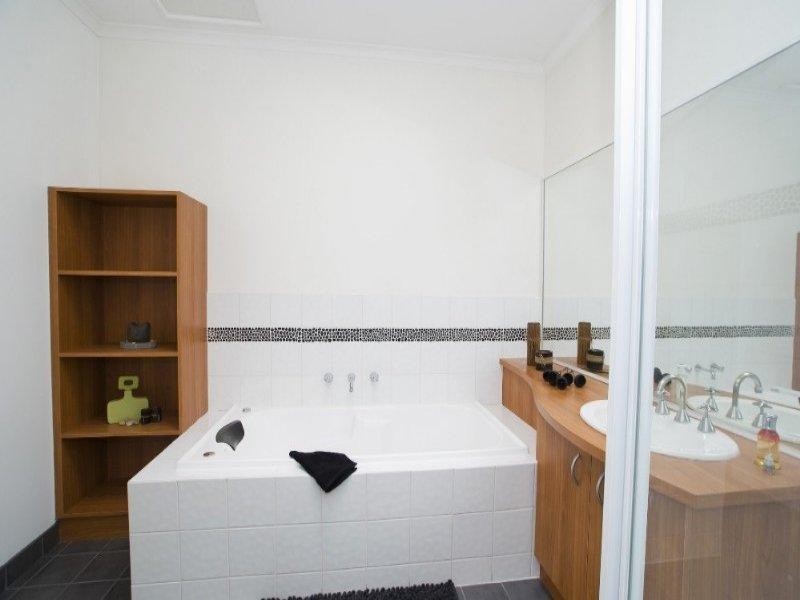 4/4-5 Nepean Highway, Seaford VIC 3198