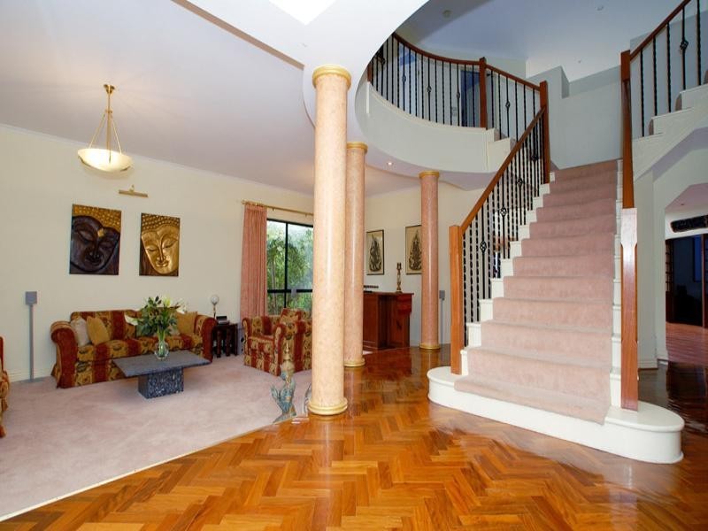 18 Harbour Drive, Patterson Lakes VIC 3197