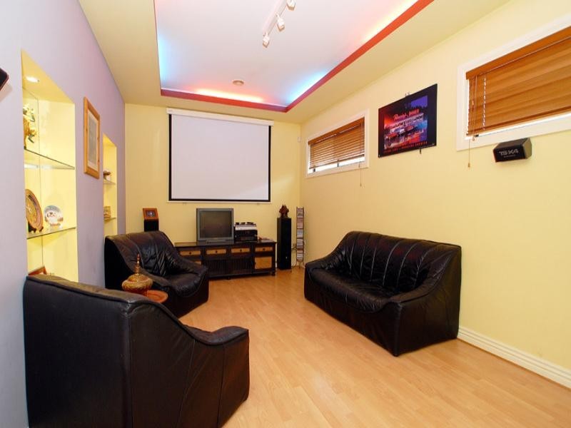 18 Harbour Drive, Patterson Lakes VIC 3197