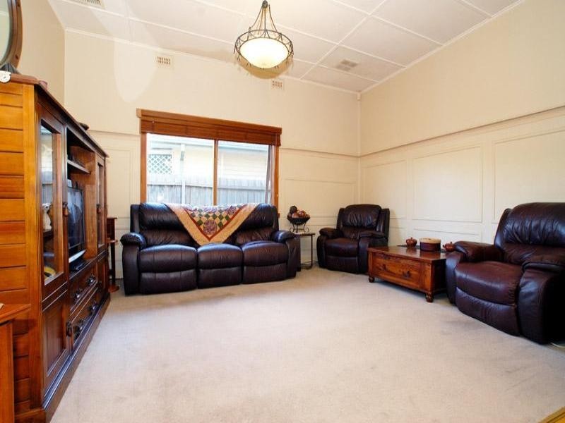 348 Station Street, Chelsea VIC 3196