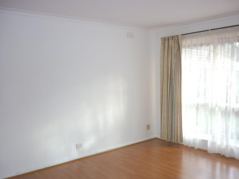 90 Railway Parade, Seaford VIC 3198