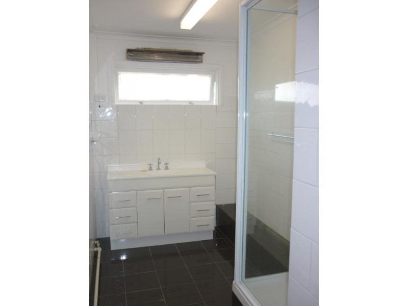 90 Railway Parade, Seaford VIC 3198