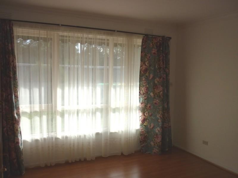 90 Railway Parade, Seaford VIC 3198