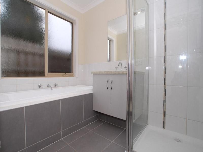 8 Boston Avenue, Seaford VIC 3198