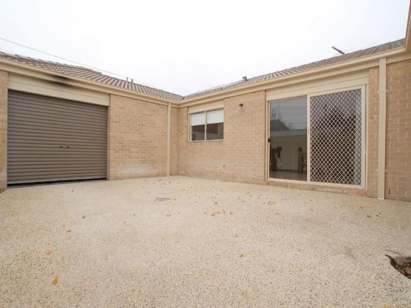 8 Boston Avenue, Seaford VIC 3198