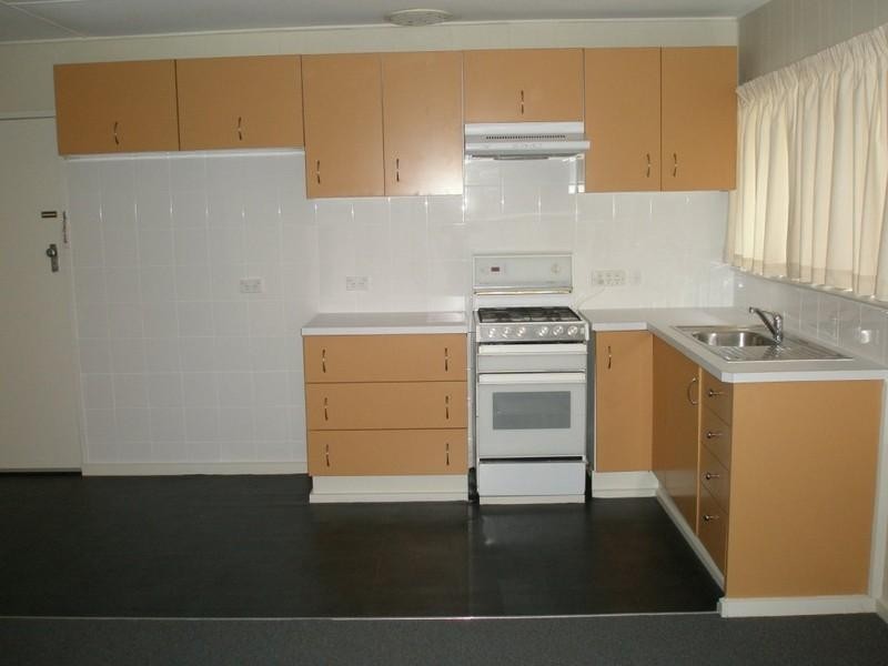 2/86 Rosslyn Avenue, Seaford VIC 3198