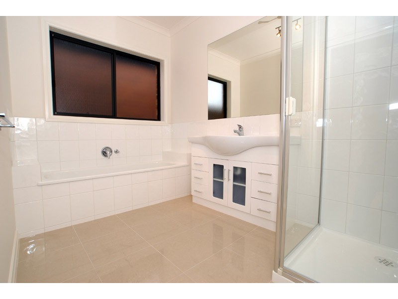 2/15 Canberra Street, Patterson Lakes VIC 3197