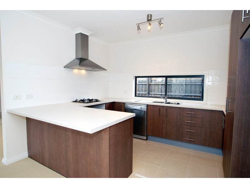 2/15 Canberra Street, Patterson Lakes VIC 3197