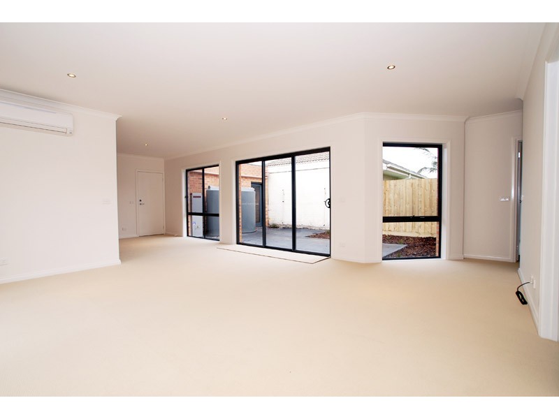 2/15 Canberra Street, Patterson Lakes VIC 3197