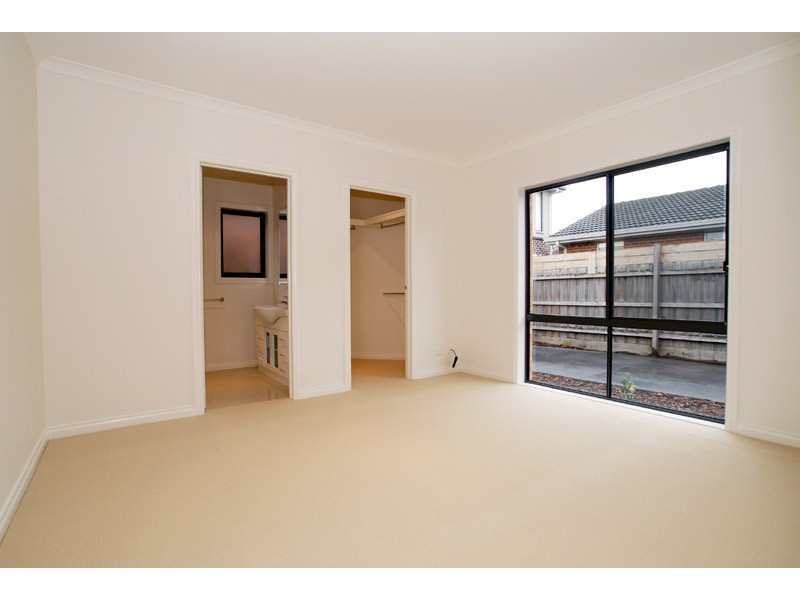 2/15 Canberra Street, Patterson Lakes VIC 3197