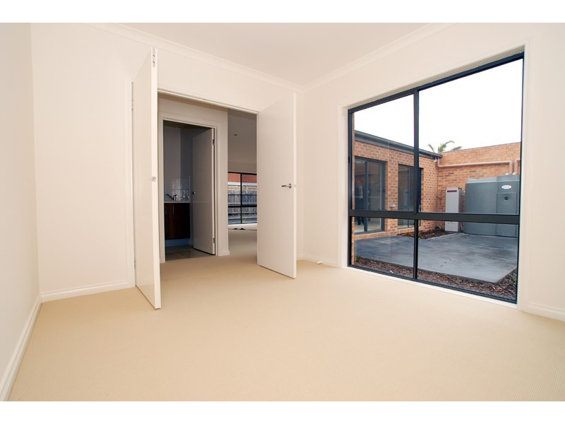 2/15 Canberra Street, Patterson Lakes VIC 3197