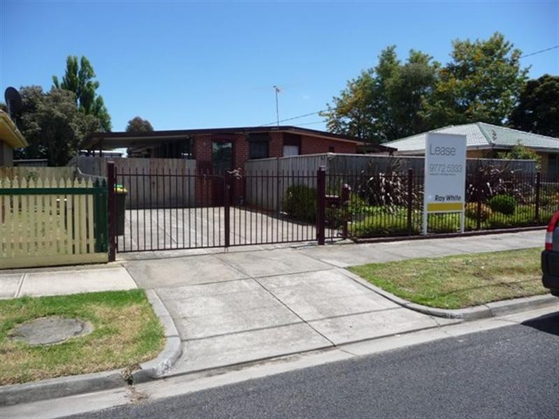 15 Silver Avenue, Frankston North VIC 3200