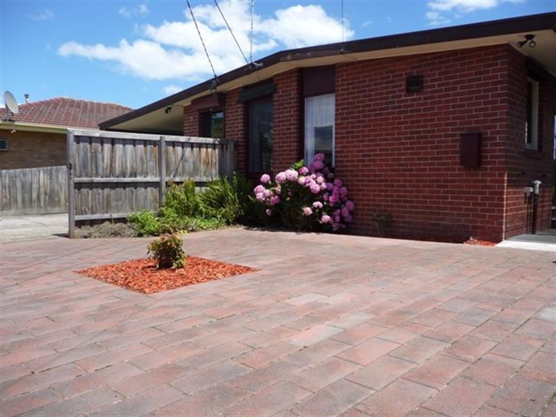 15 Silver Avenue, Frankston North VIC 3200
