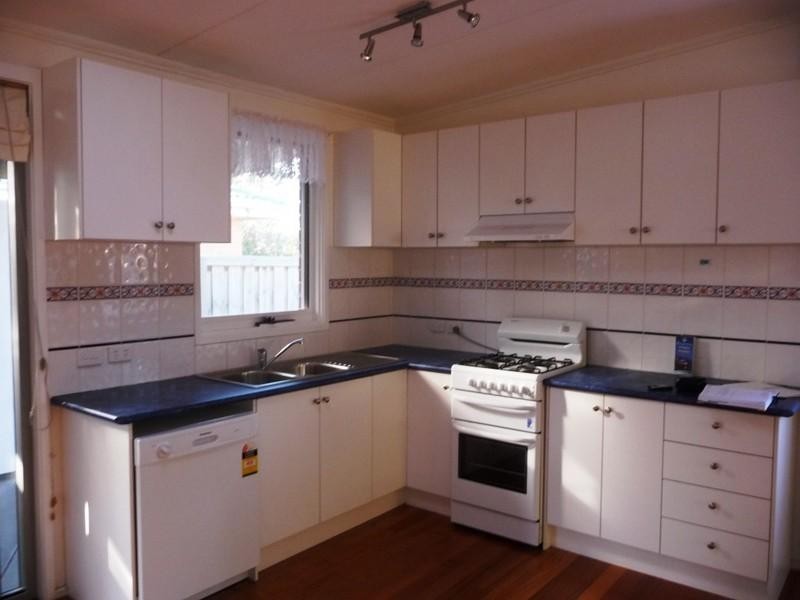 15 Silver Avenue, Frankston North VIC 3200