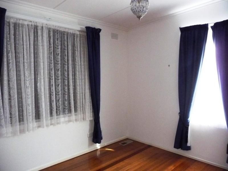 15 Silver Avenue, Frankston North VIC 3200