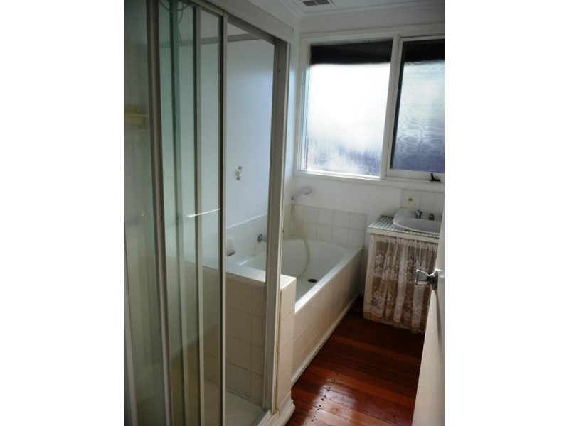 15 Silver Avenue, Frankston North VIC 3200