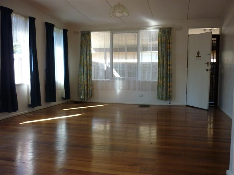 15 Silver Avenue, Frankston North VIC 3200